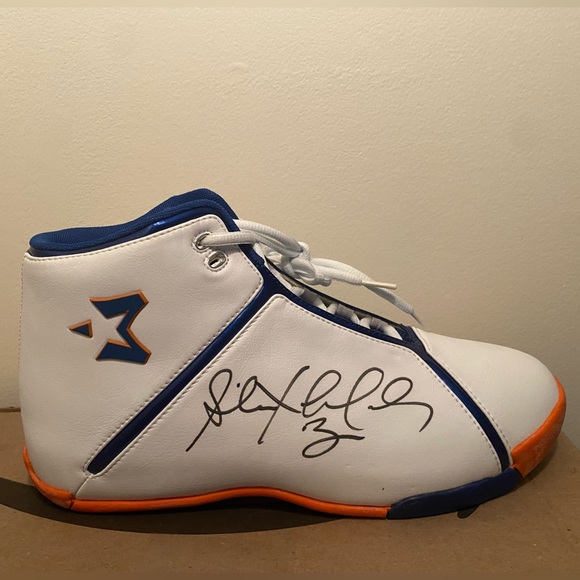 Autographed Starbury Sneakers - collectible - Picture 1 of 7
